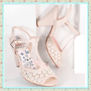 NWT Bettie Page Heels
